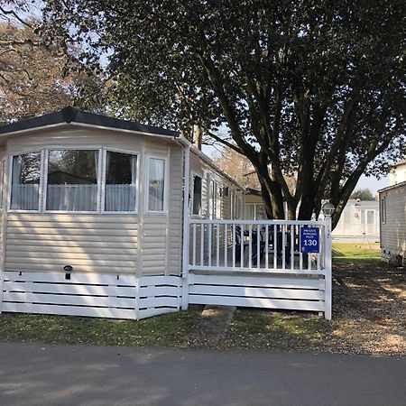 Mudeford Beach Lodge Esterno foto