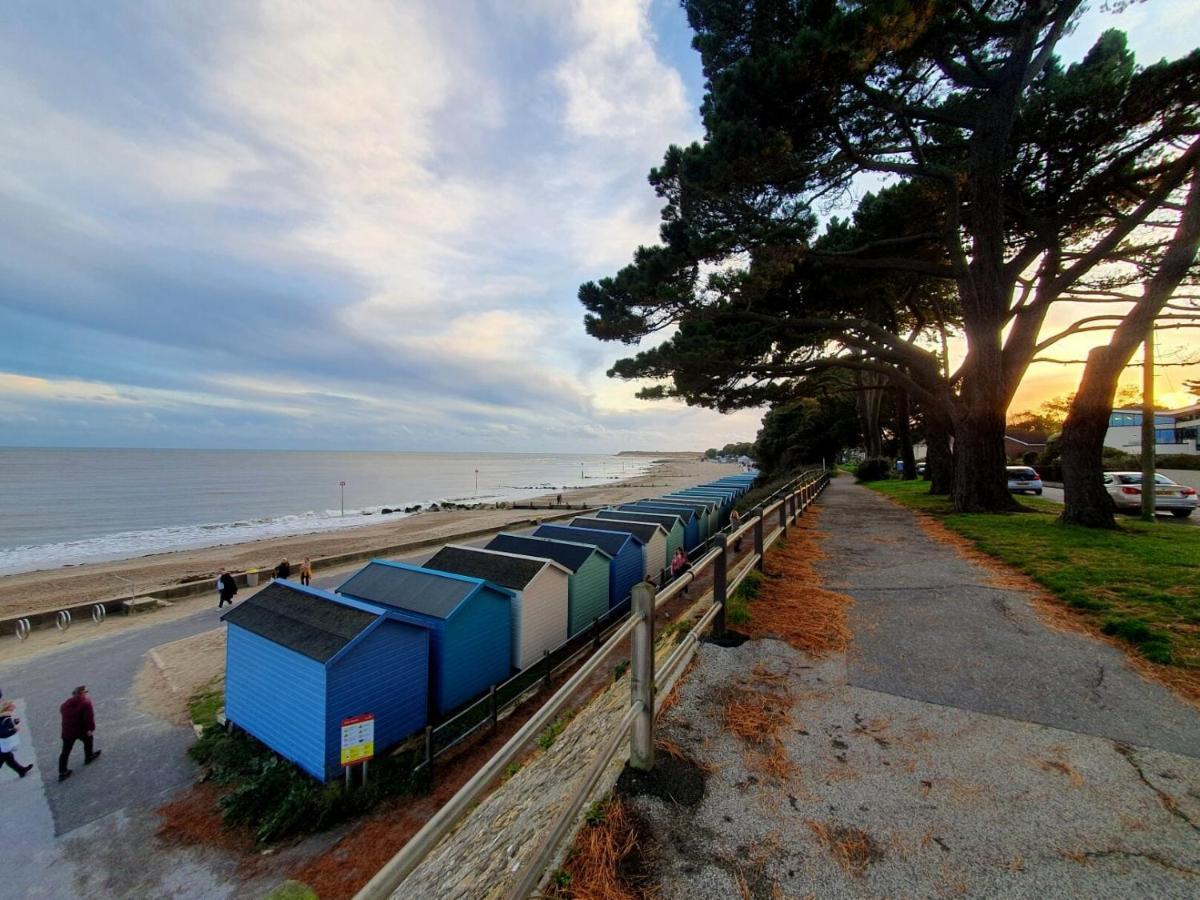 Mudeford Beach Lodge Esterno foto