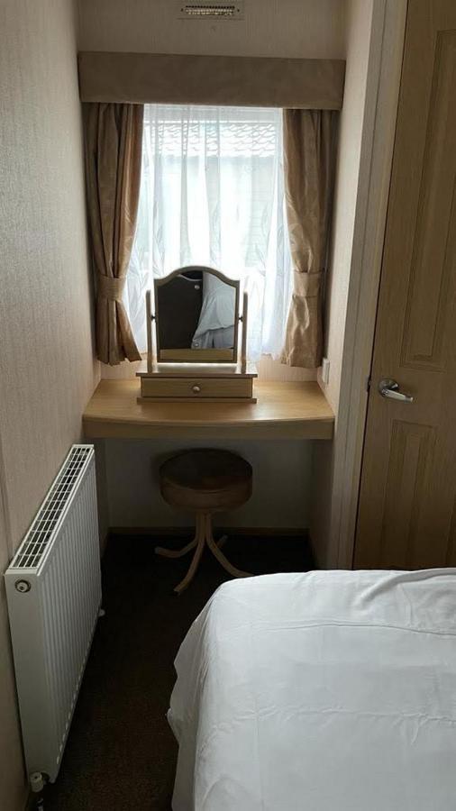 Mudeford Beach Lodge Esterno foto