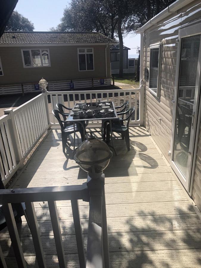 Mudeford Beach Lodge Esterno foto