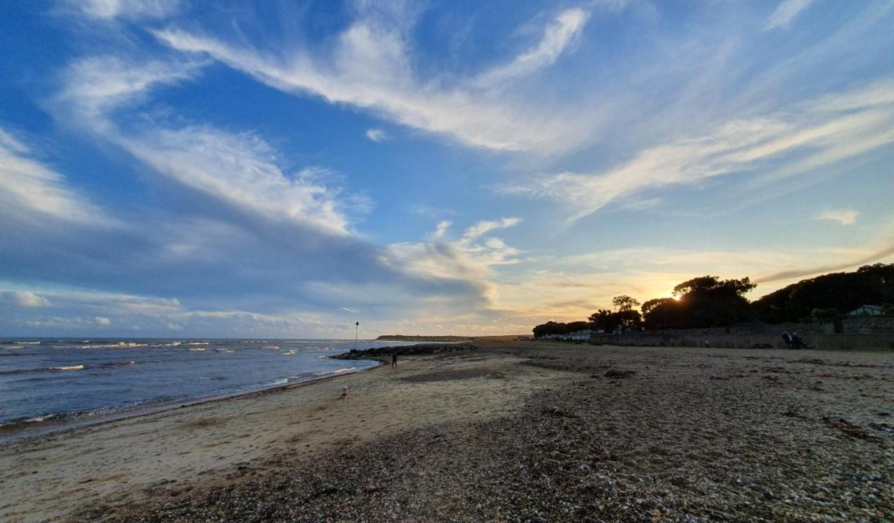 Mudeford Beach Lodge Esterno foto